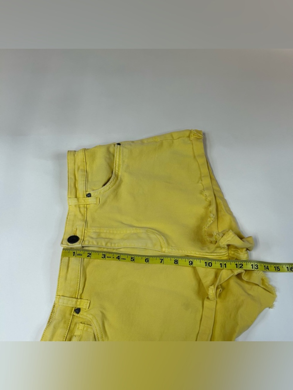 Kut From The Kloth Women’s Size 12 Jane High Rise Shorts Jean Yellow Denim #2411 - Picture 7 of 11